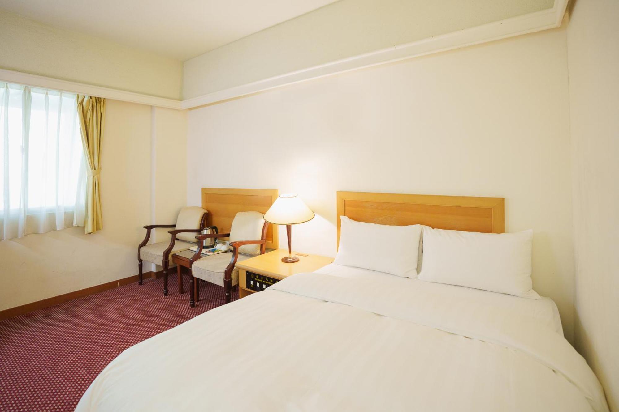 Oriental Hotel Tainan Luaran gambar