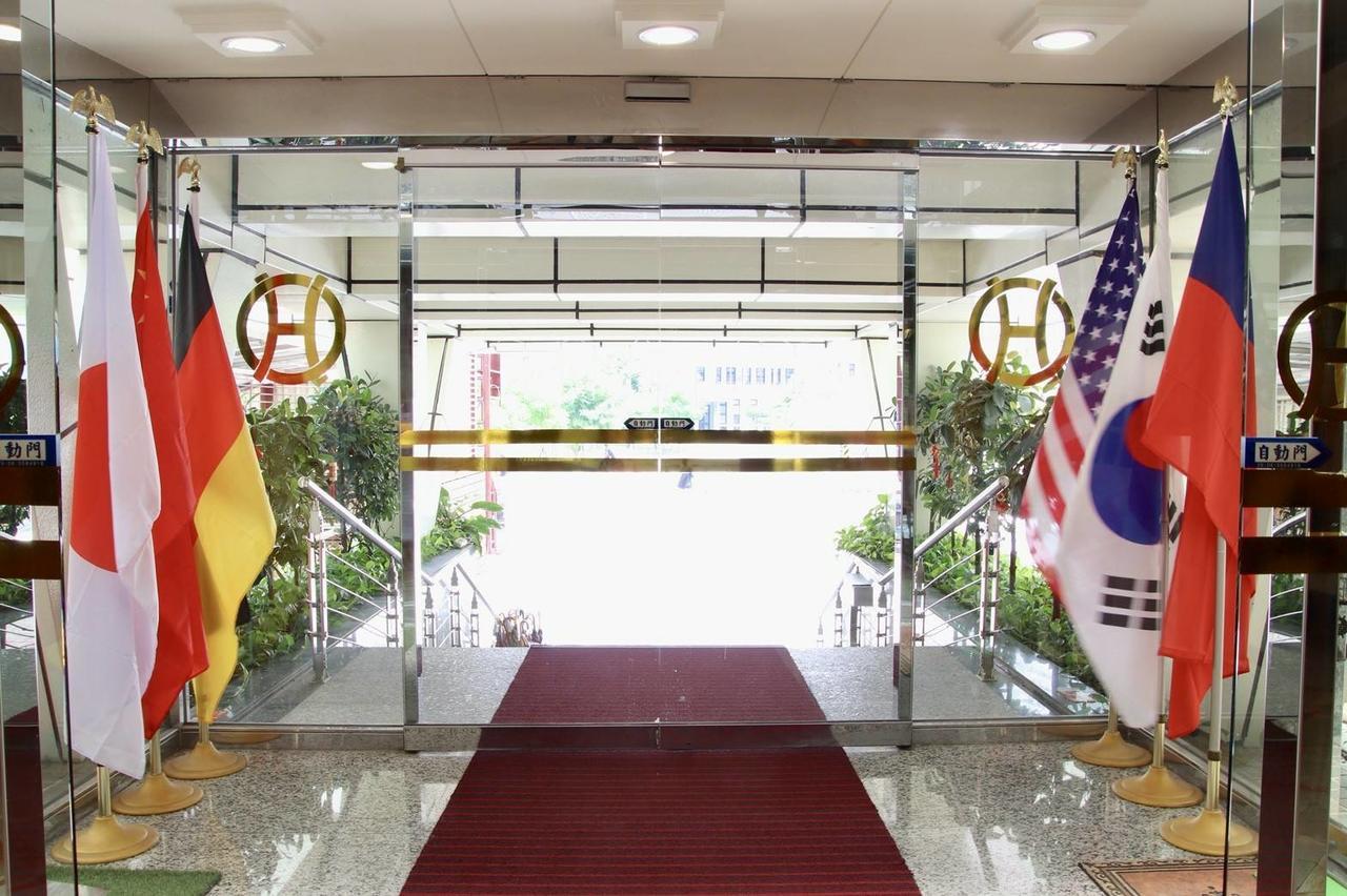 Oriental Hotel Tainan Luaran gambar