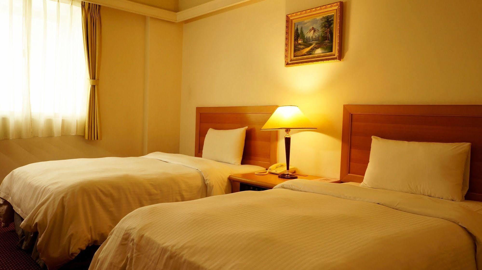 Oriental Hotel Tainan Luaran gambar