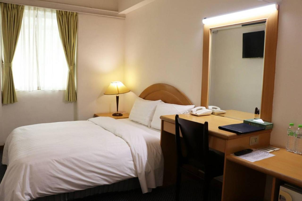 Oriental Hotel Tainan Luaran gambar