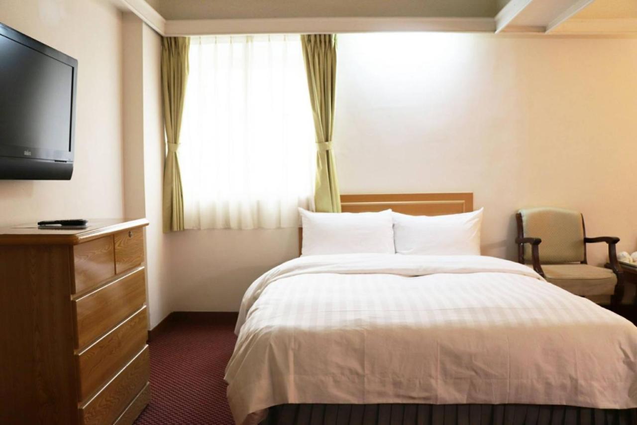 Oriental Hotel Tainan Luaran gambar
