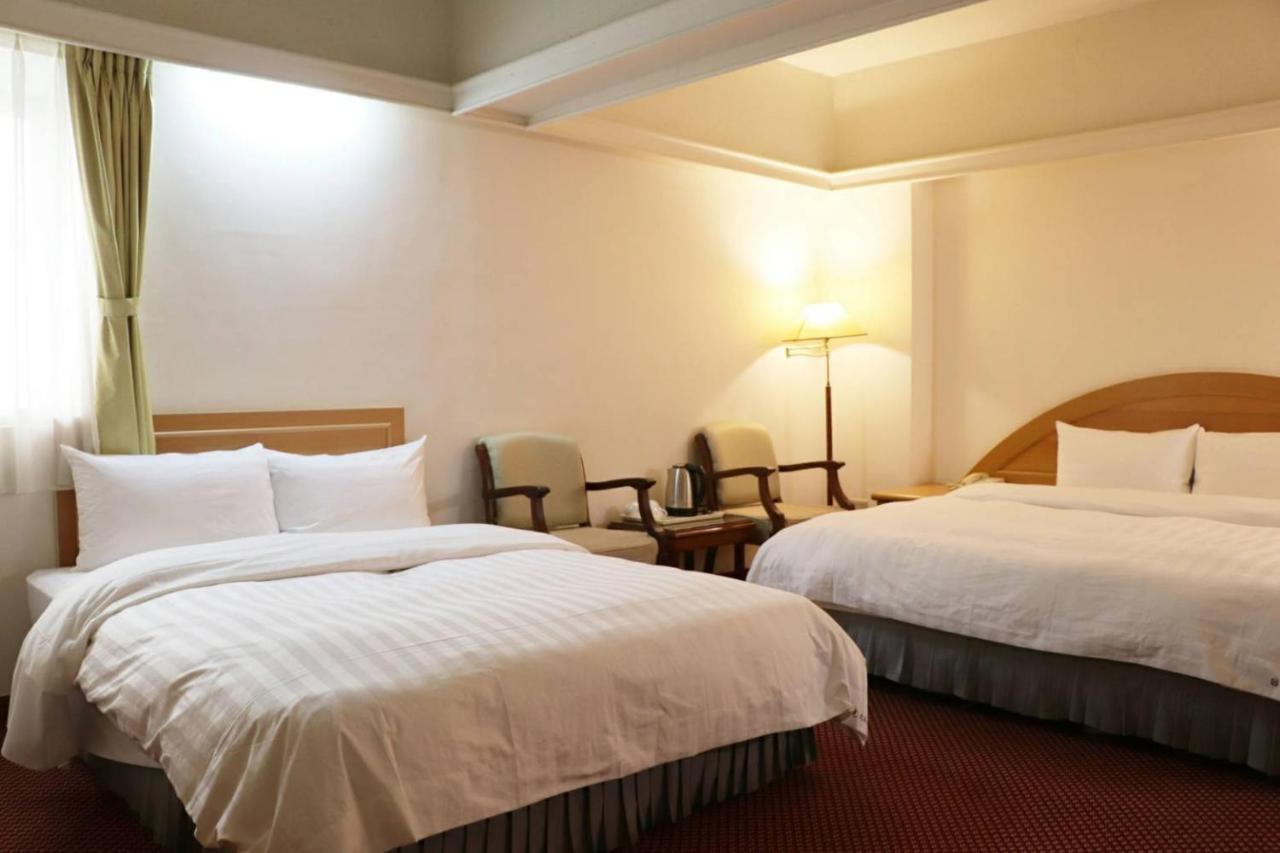 Oriental Hotel Tainan Luaran gambar